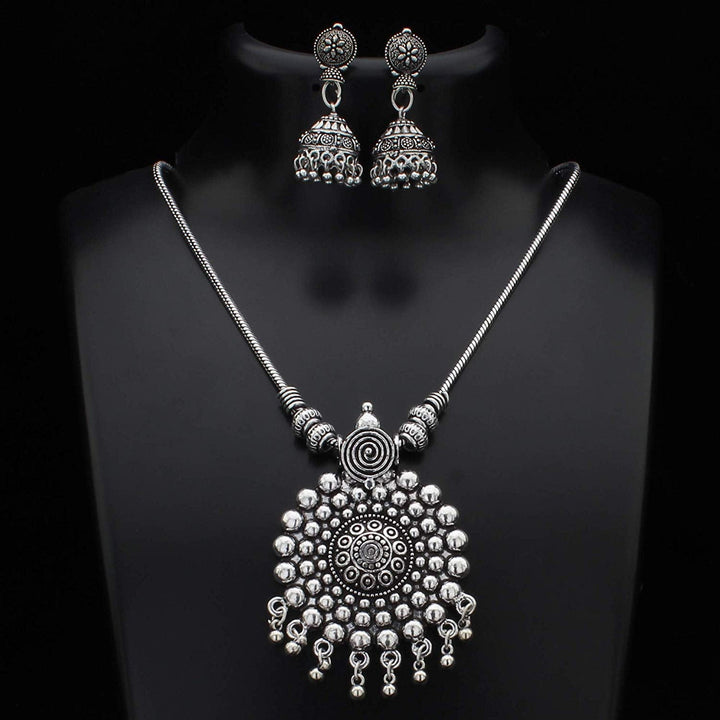 Traditional Oxidised Pendant Necklace With Earrings