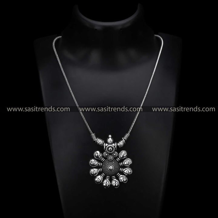 Elegant Oxidised Necklace Featuring Detailed Flower Motif 