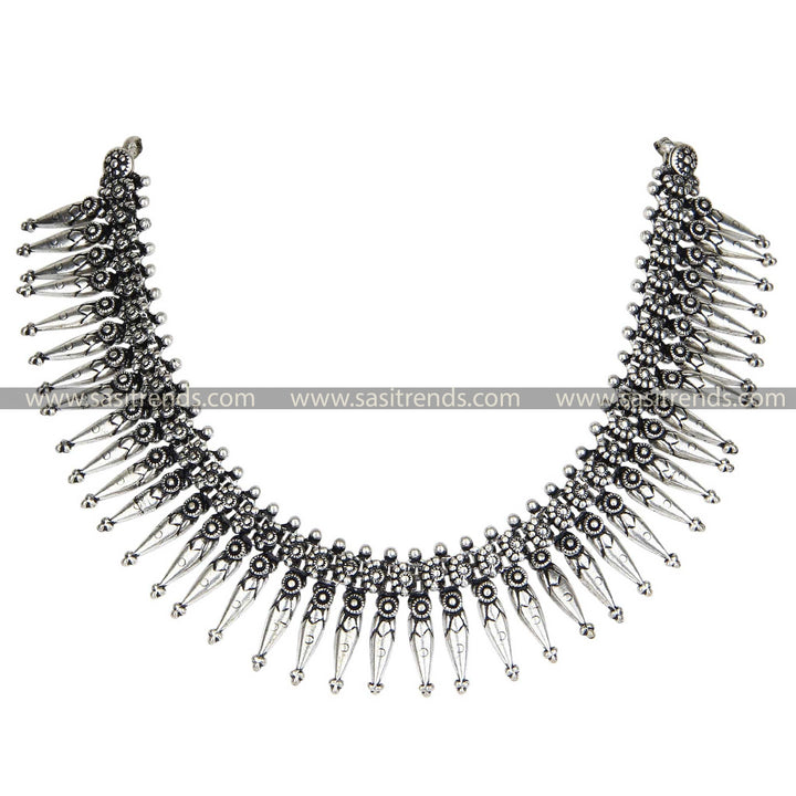 Oxidised silver necklace in a Kolhapuri design, perfect for cultural events 