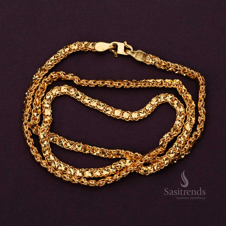 Micro gold plated chain with an elegant butterfly-shaped design, adding a touch of sophistication to any outfit - Sasitrends