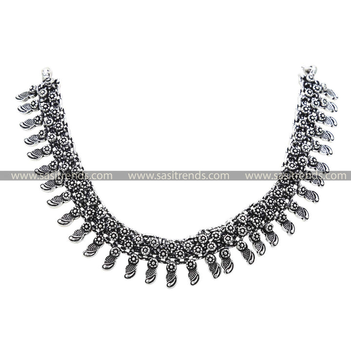 Vintage-Inspired Oxidised Silver Choker for a Classic Look