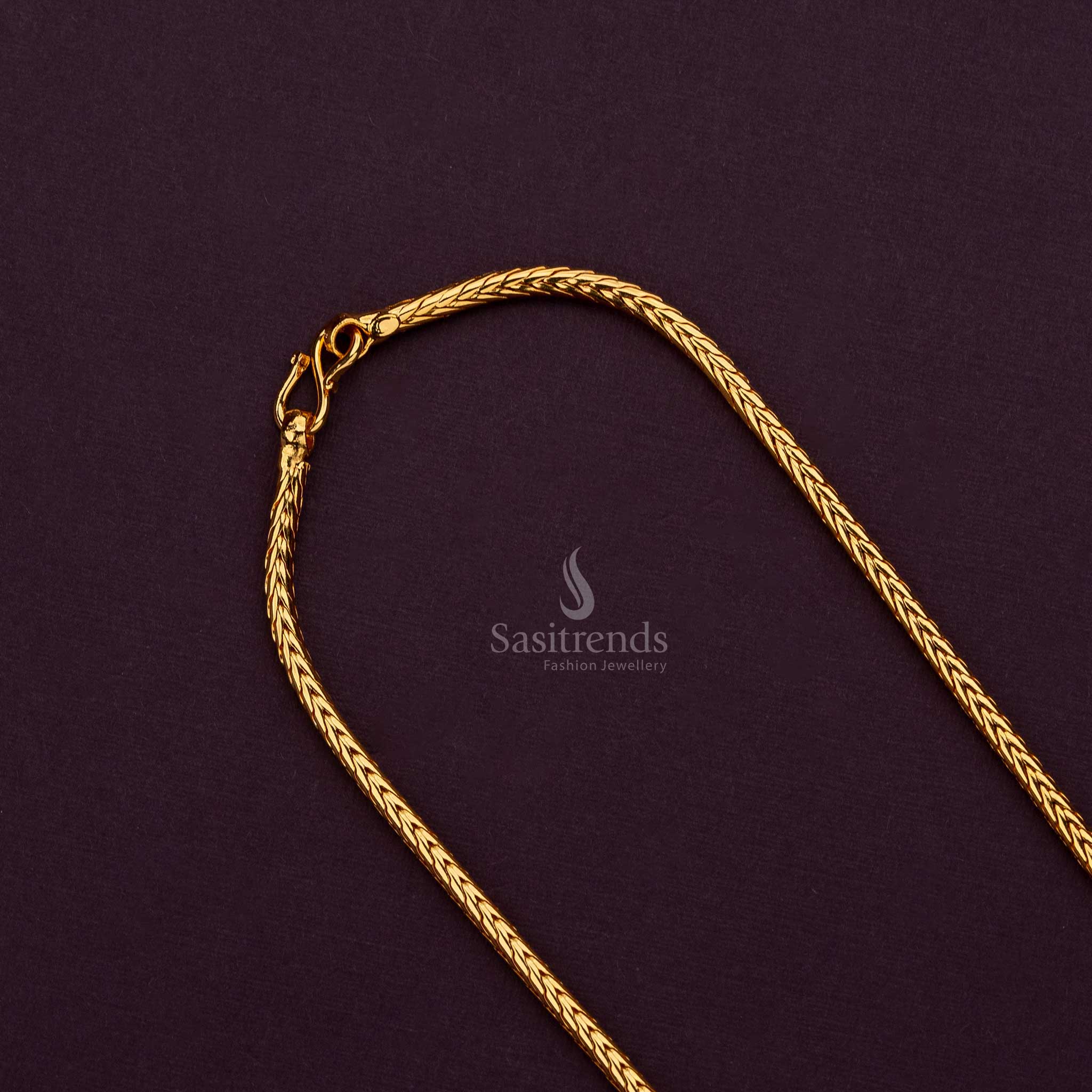 Medium micro gold-plated saradu chain featuring a balanced design for a subtle yet stylish look - Sasitrends