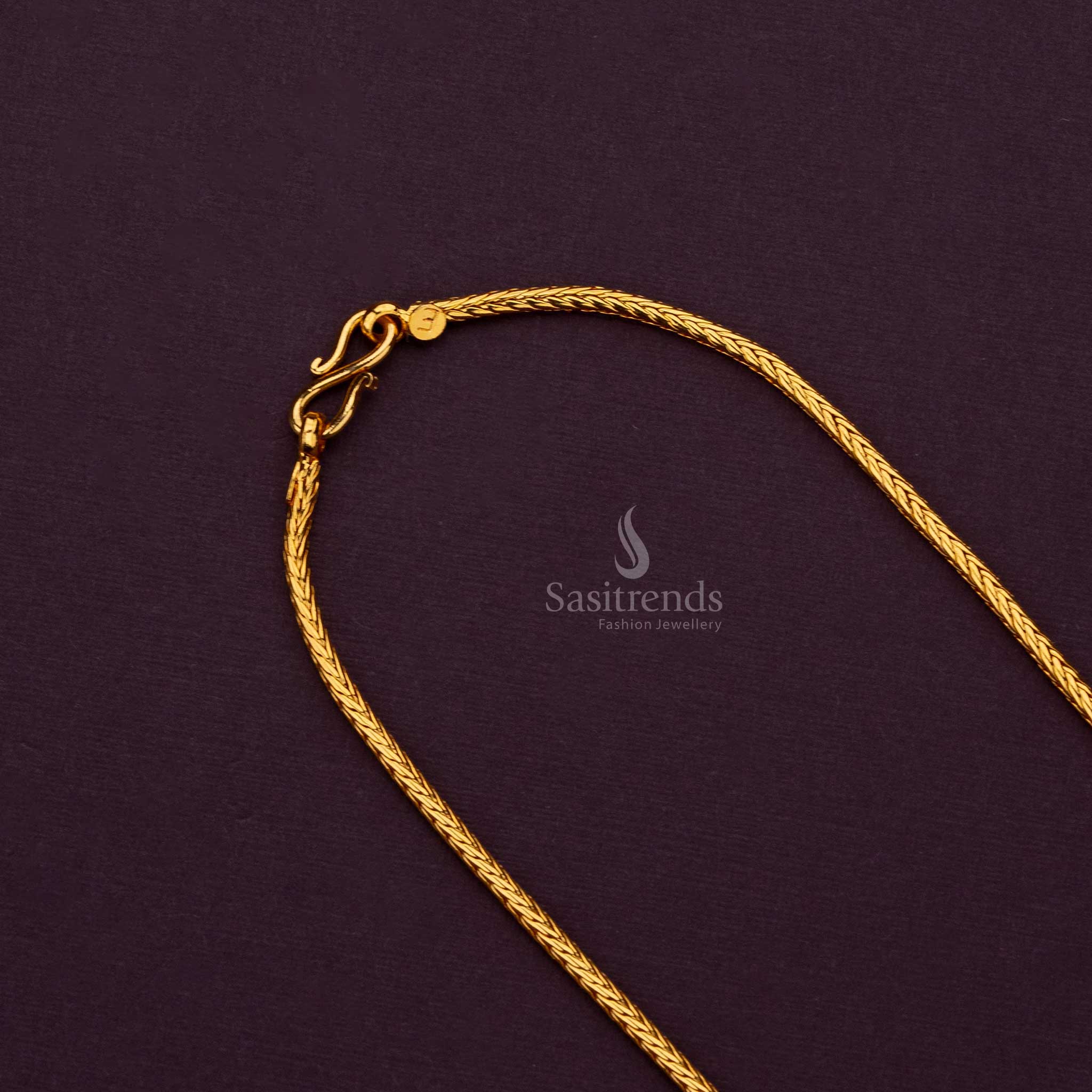 Thin micro gold-plated saradu chain with a delicate, lightweight design for everyday wear - Sasitrends