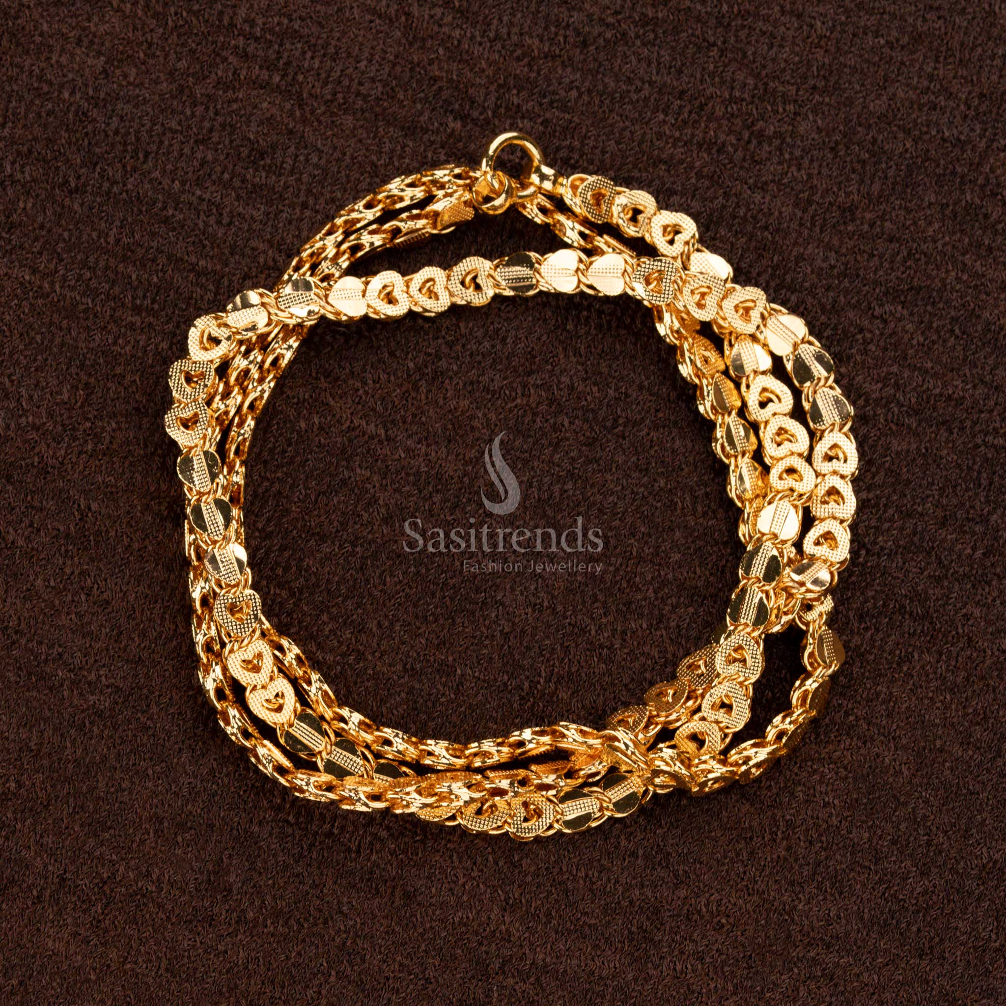 Elegant heart-shaped designer chain in micro gold plating, featuring a one-gram guarantee and classic detailing for traditional events - Sasitrends