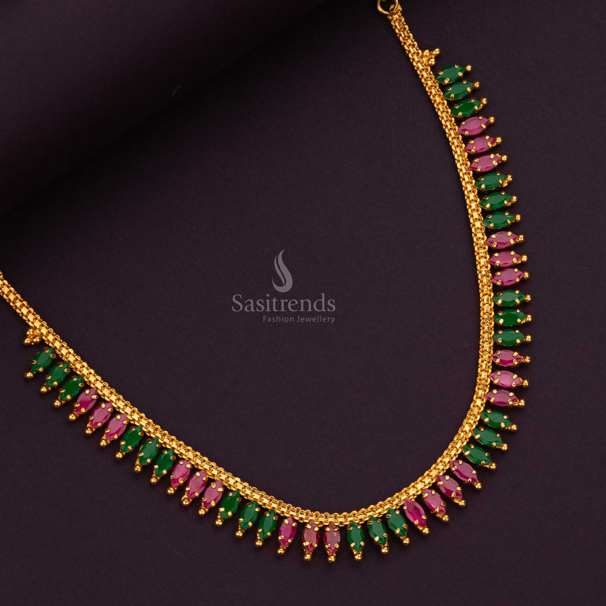 Ruby-green micro gold-plated necklace with AD stones - Sasitrends