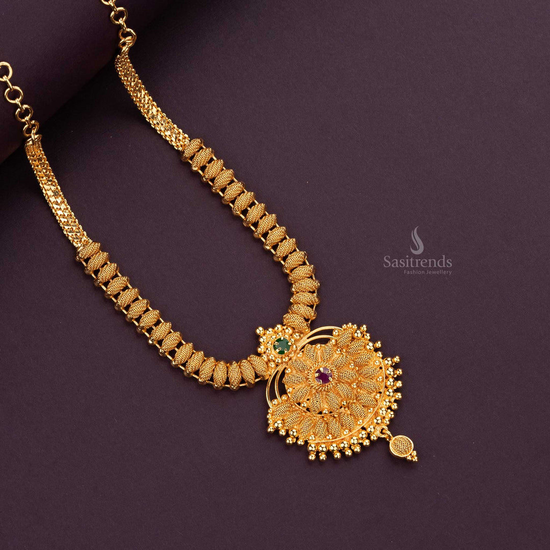 Elegant micro gold plated floral necklace with net pattern design - Sasitrends