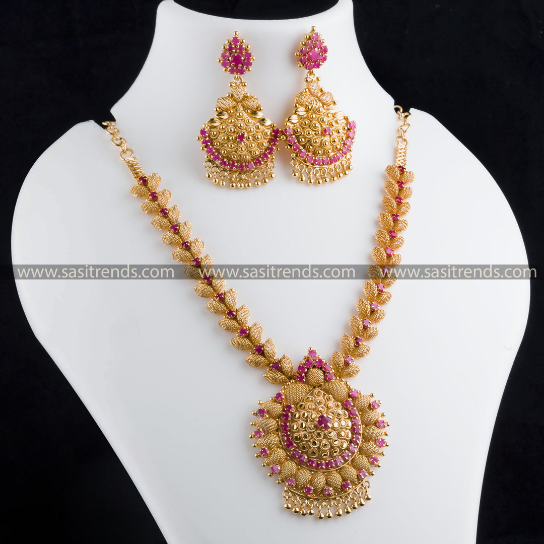 Traditional Indian Necklace with 24-Carat Micro Gold Plating Perfect for Sarees and Celebrations