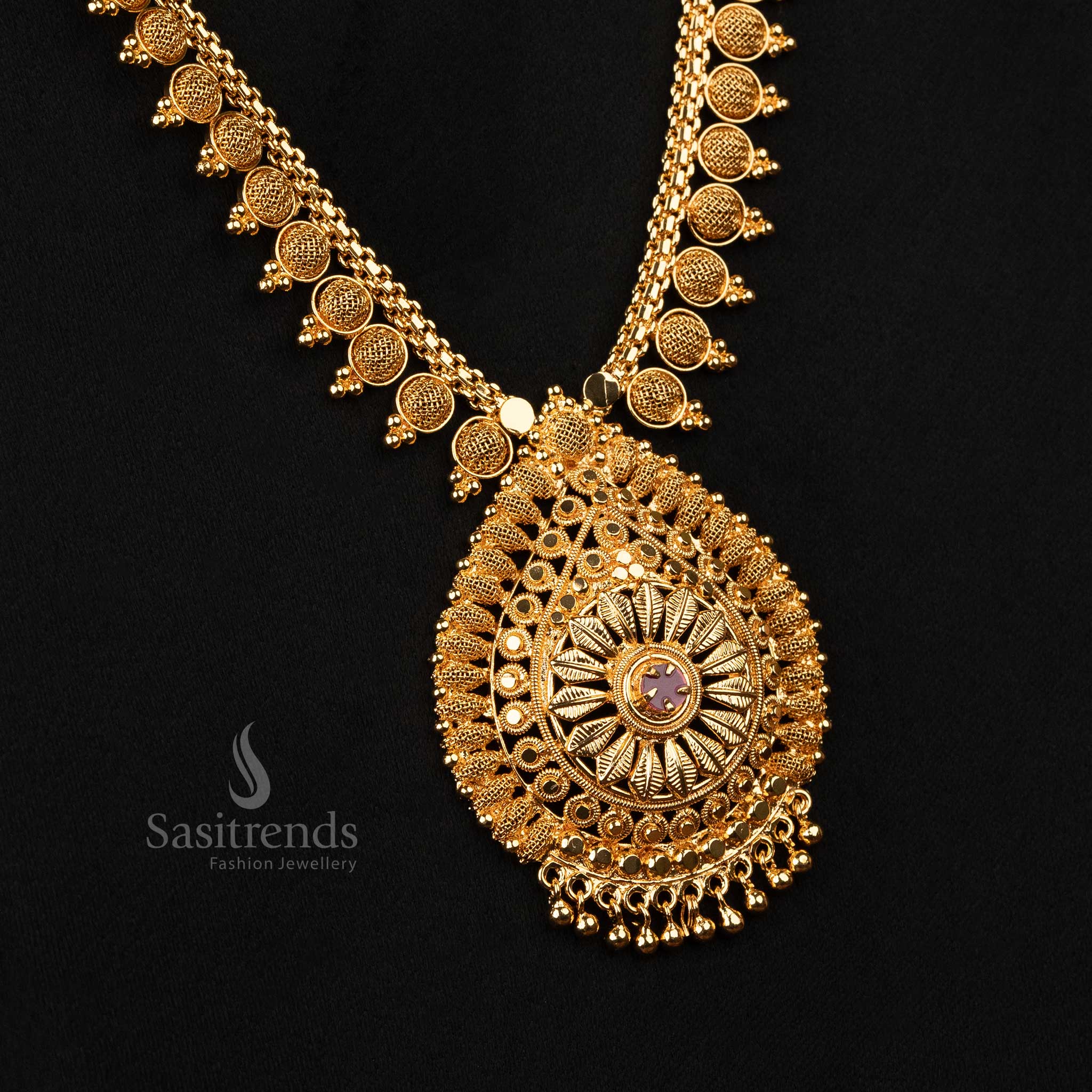 Designer medallion pendant necklace with micro gold plating - Sasitrends