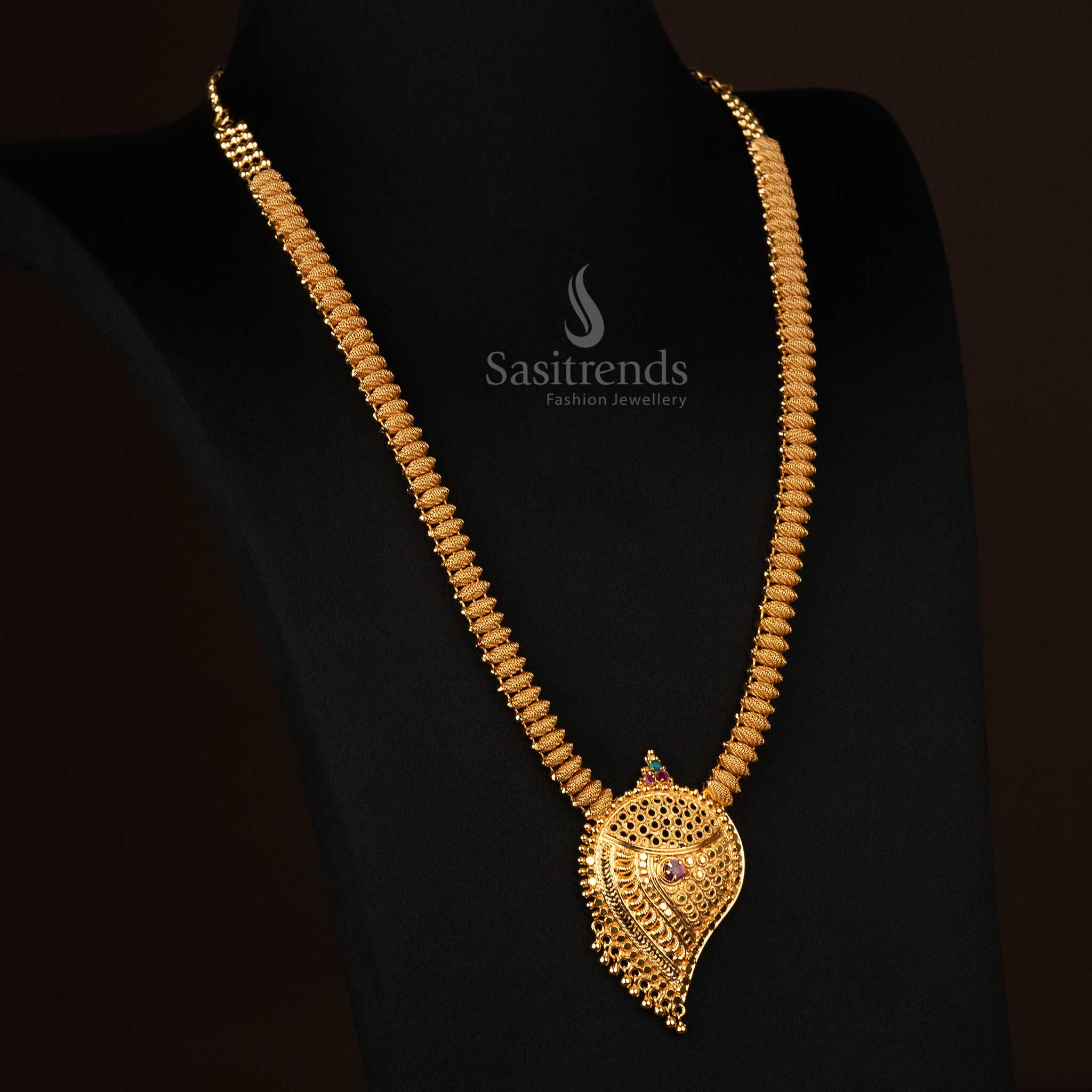 Long Necklace with Conch Pendant and Ruby AD Stone, Crafted in Micro Gold Plating - Sasitrends