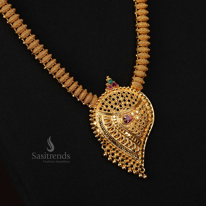 Traditional Style Necklace with Conch Pendant and Ruby AD Stones in Micro Gold Plating - Sasitrends