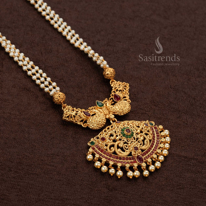 Traditional elegant look necklace jewellery set with Ruby Green Stones - Sasitrends