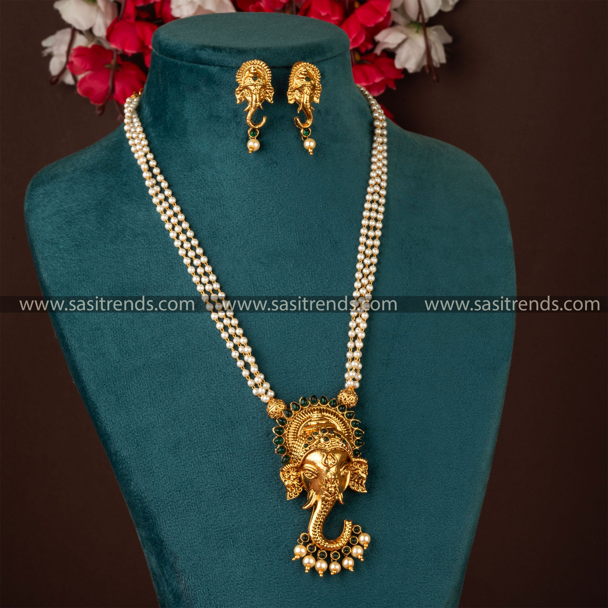 Temple Lord Ganesh Classic Matt Gold Jewellery Set