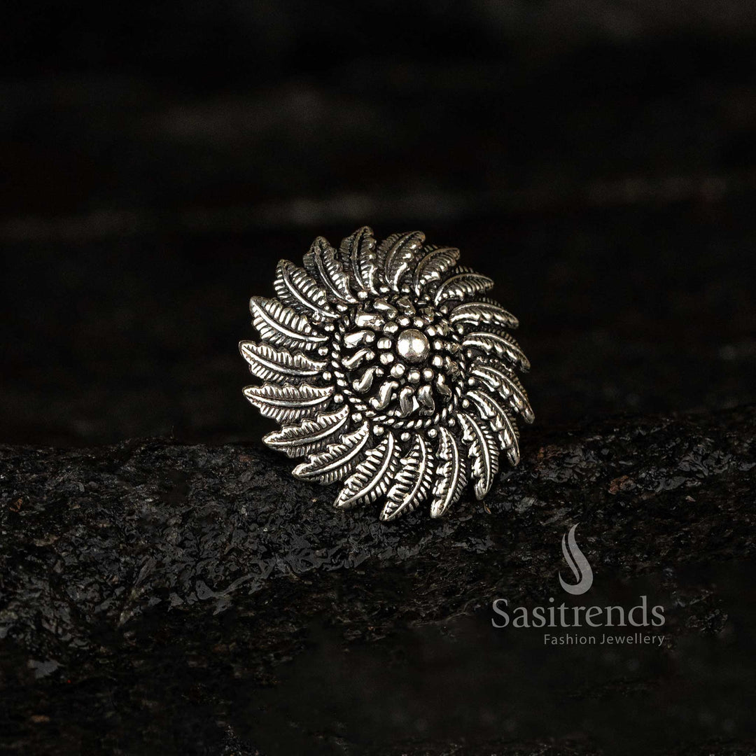 Oxidised German Silver Round Leaf Designer Ring - Sasitrends 