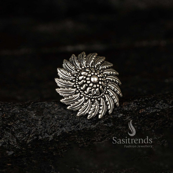 Oxidised German Silver Round Leaf Designer Ring - Sasitrends 