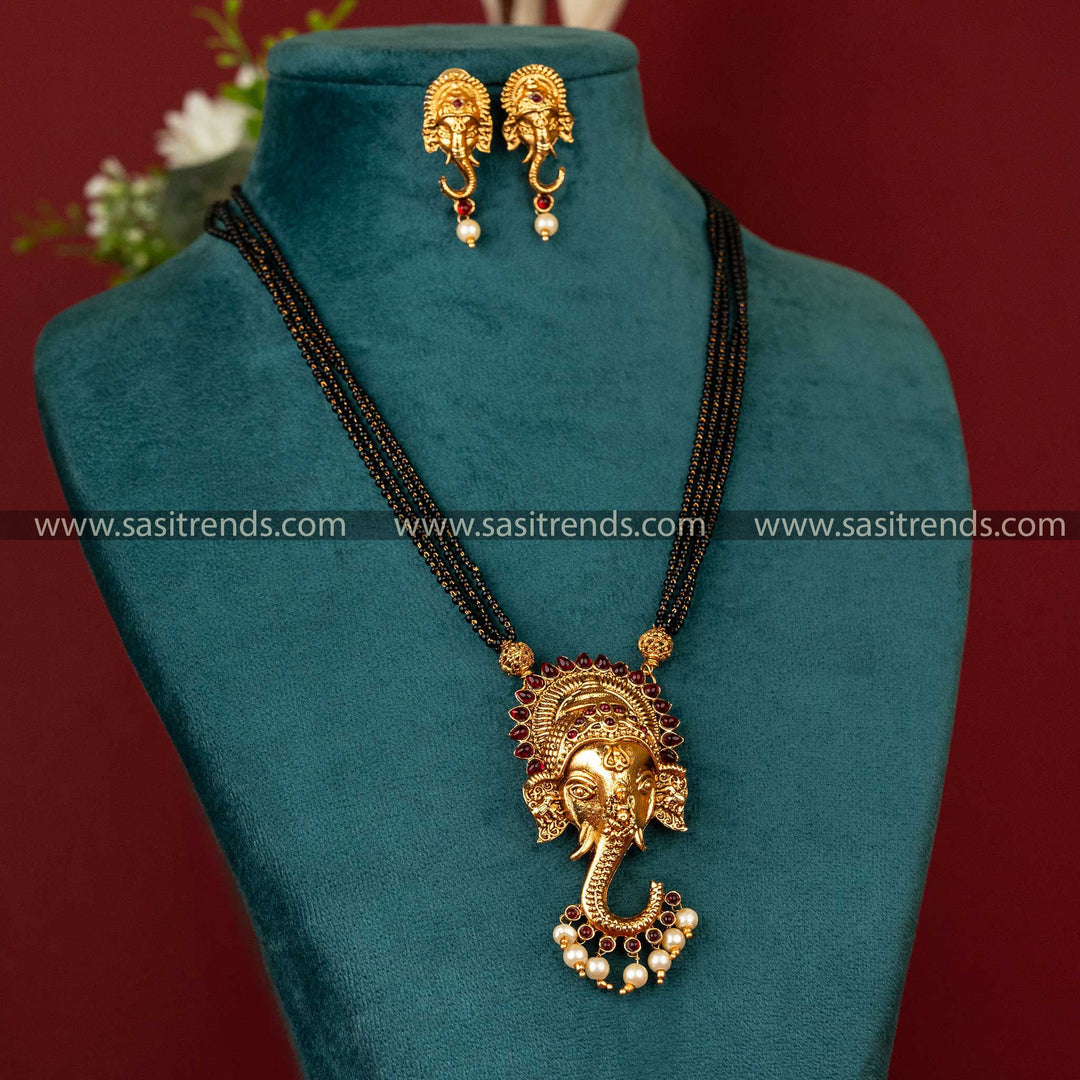 Elegant Flower Pendant Necklace Set - Perfect for Traditional Occasions