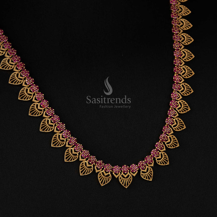 Intricately designed matte gold temple Ruby necklace set with floral and leaf engravings – Sasitrends