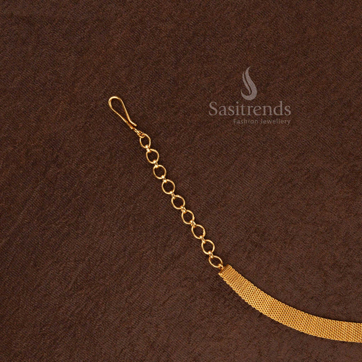 Elegant temple jewellery hip belt with a structured design, central motif, and fine detailing – Sasitrends