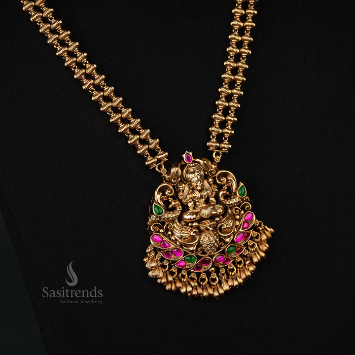 Traditional bridal jewellery set featuring a grand Lakshmi pendant and jhumka earrings-Sasitrends