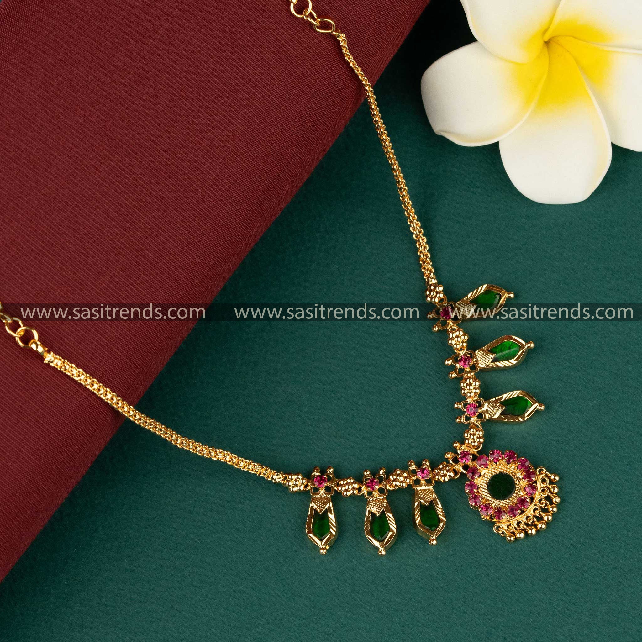 Micro Gold Plated Green Palakka Nagapadam Necklace with Three Petal Design