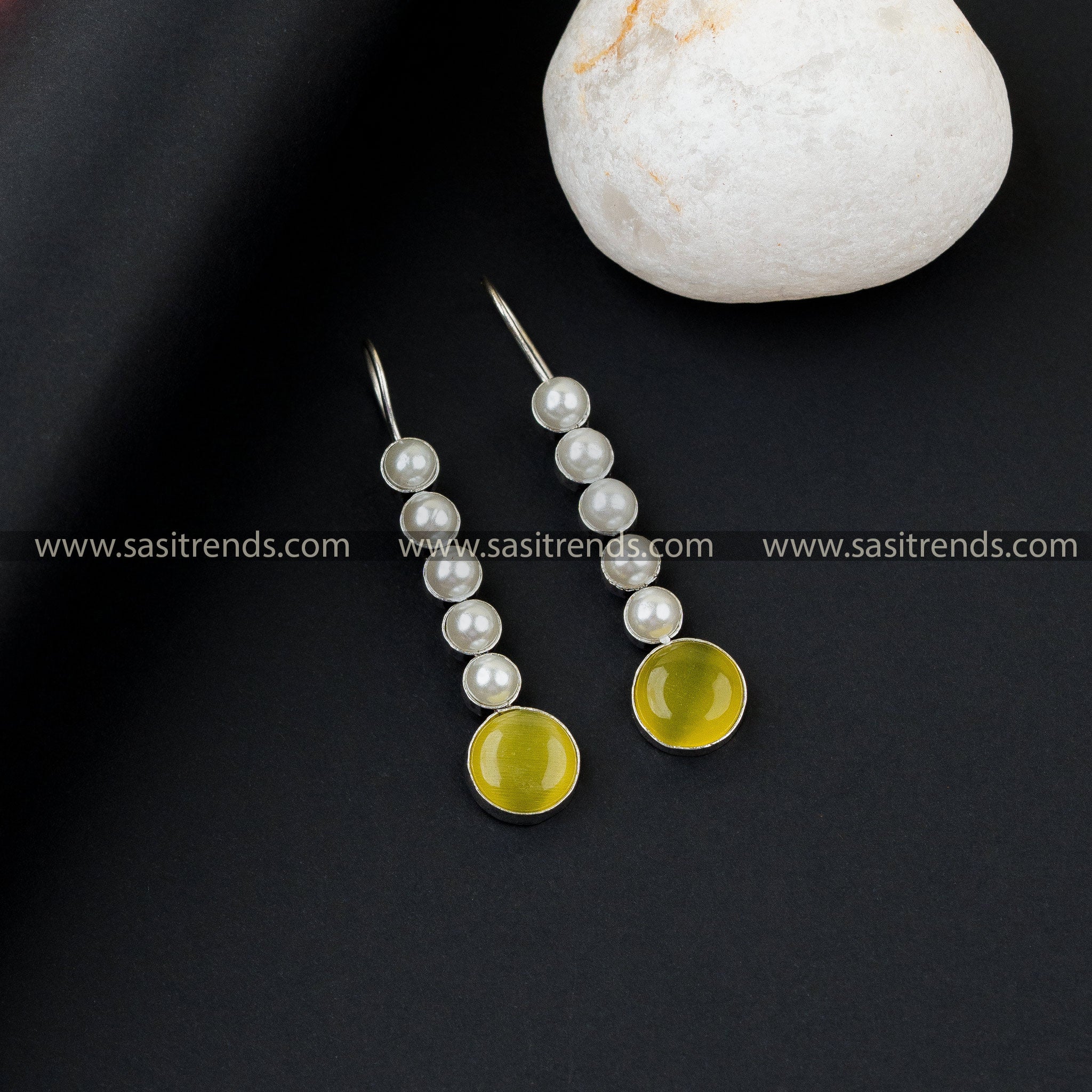 Round Stone Oxidised German Silver Monalisa Stone Earring