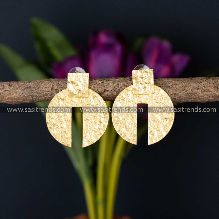 Semi-circle textured gold-plated earrings with a bold design