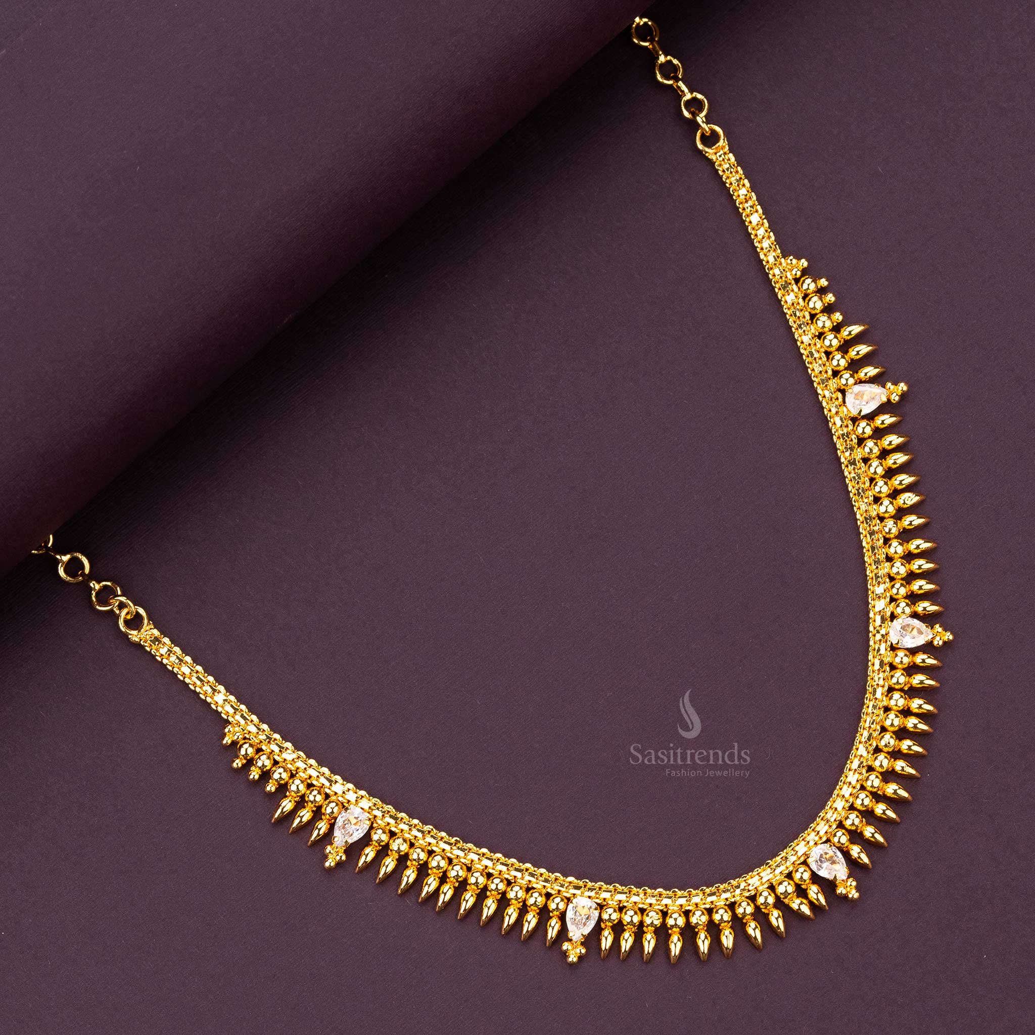 Traditional Kerala white stone spiked necklace with gold plating