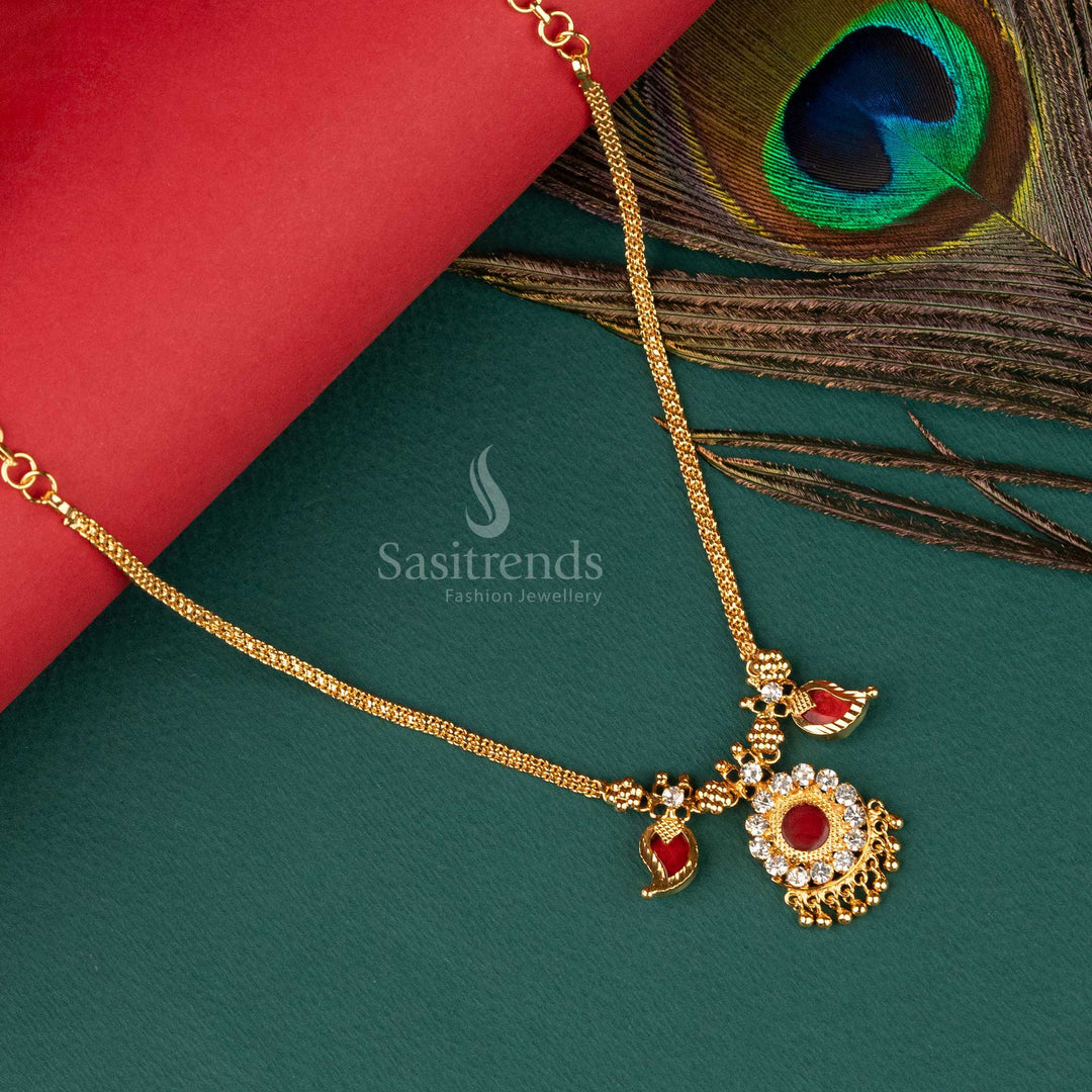 Traditional necklace with one red palakka petal - Sasitrends