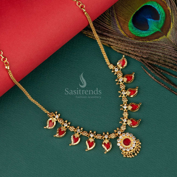 Elegant necklace with five red palakka petals - Sasitrends