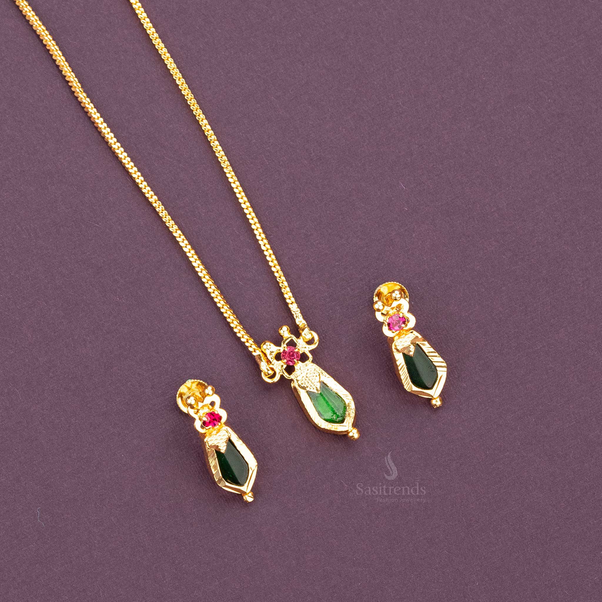 Kerala Palakka Nagapadam Pendant Necklace Set with Pink Stone, One Gram Micro Gold Plated - Green