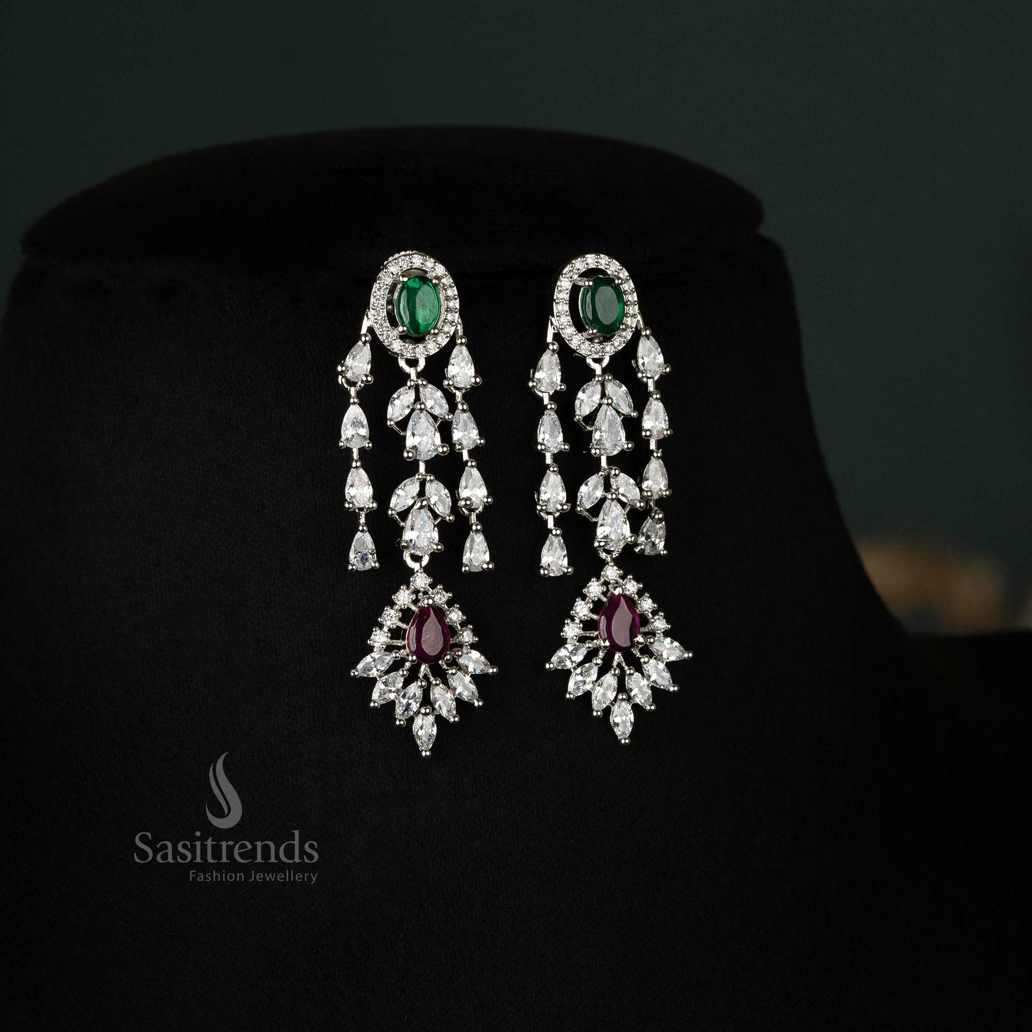 Exquisite rhodium-plated necklace jewellery set with American diamonds, blending ruby and green tones for a glamorous wedding look - Sasitrends