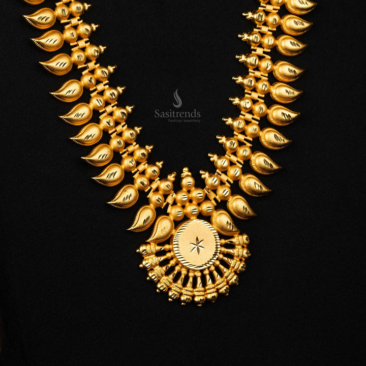 Kerala wedding forming gold plated mango haram necklace with round pendant 