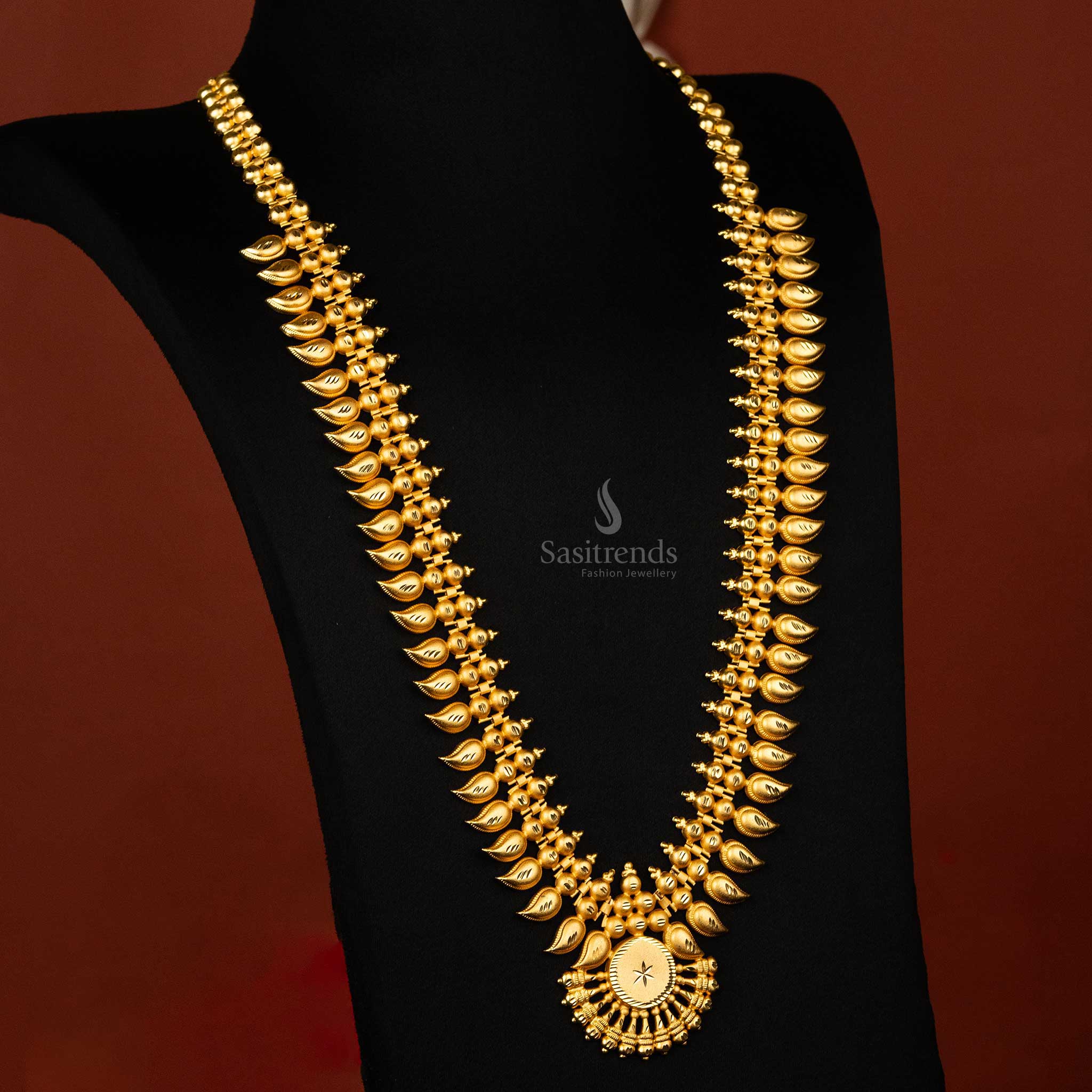 Kerala forming micro gold plated mango haram necklace with round pendant 