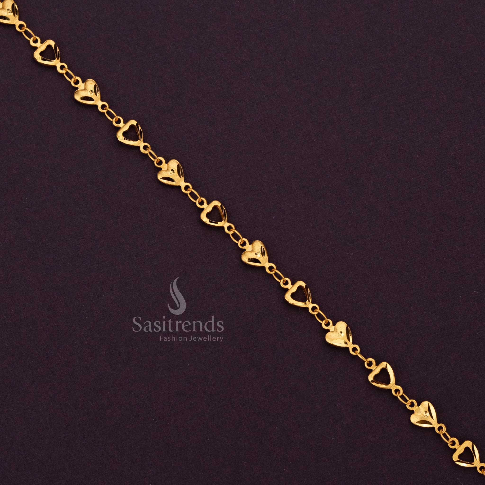 Sophisticated micro gold-plated heart bracelet, adding a touch of elegance to any outfit - Sasitrends