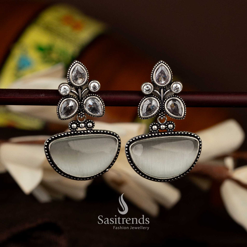 Oxidised silver earrings with white half-moon drop and crystal details - Sasitrends