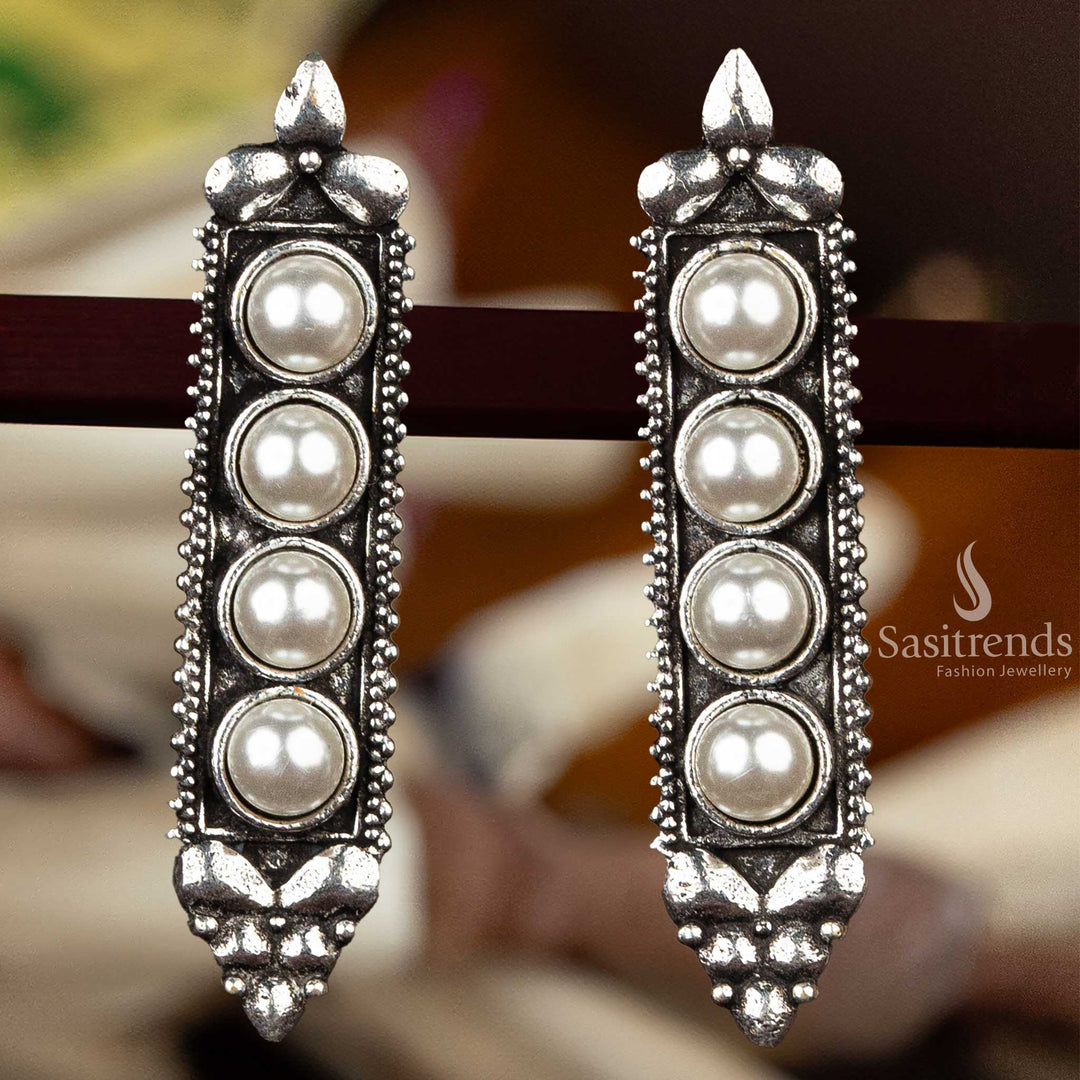 Pearl-inspired oxidised silver earrings with white round stones  - Sasitrends