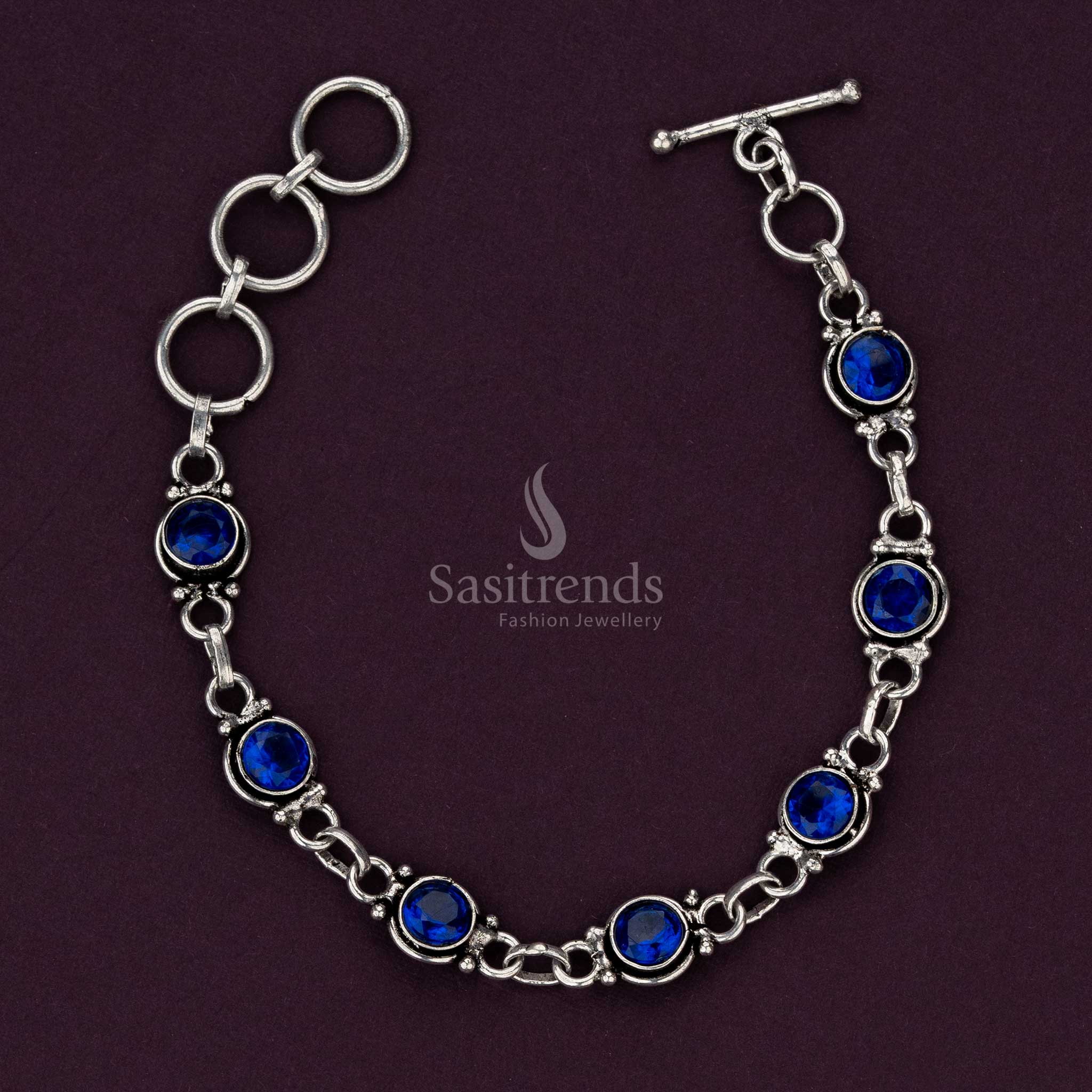 Blue oxidised stone bracelet featuring ornate silver frames - Sasitrends