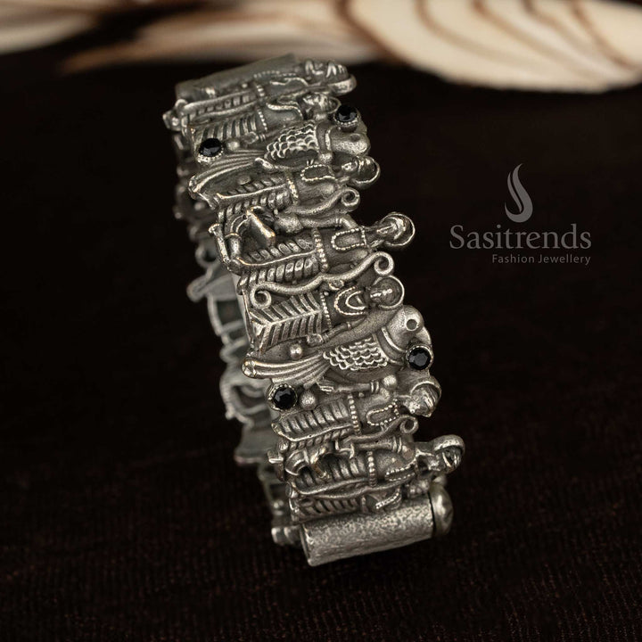 Tribal-pattern oxidised bangle with screw opening design - Sasitrends