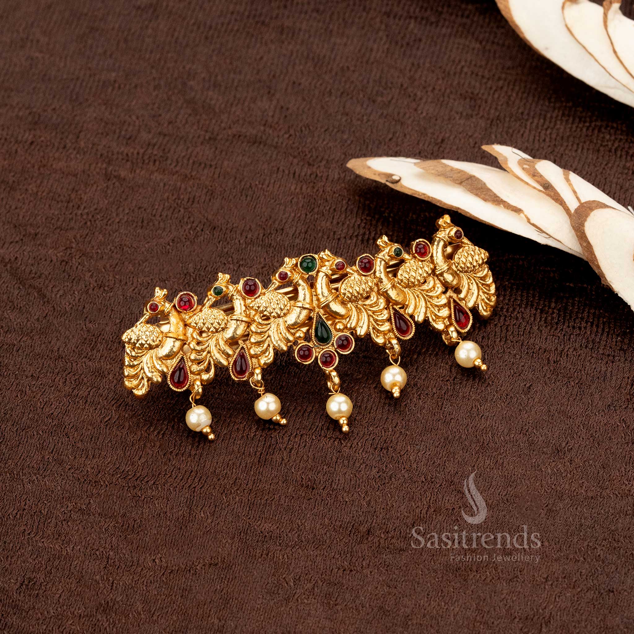 Classic temple jewellery hairclip featuring detailed peacock patterns and hanging pearls - Sasitrends