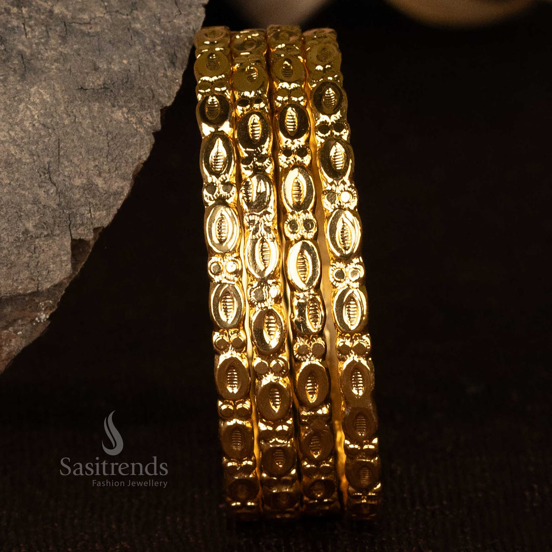 Set of 4 guaranteed gold-plated bangles with oval motifs and floral engravings - Sasitrends