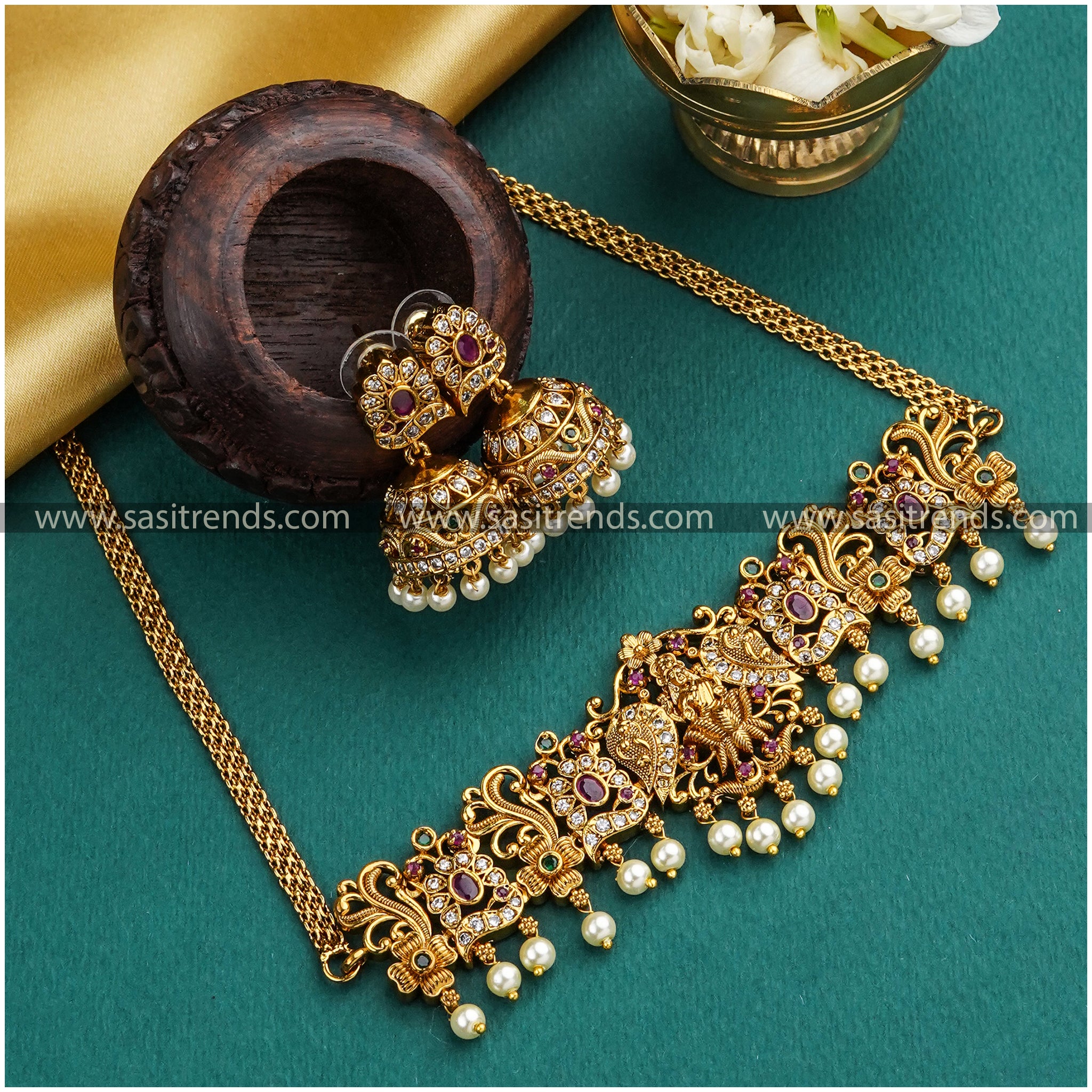 Elegant Peacock Lakshmi Choker Necklace Set with Lotus Motif - Timeless and Exquisite Jewelry