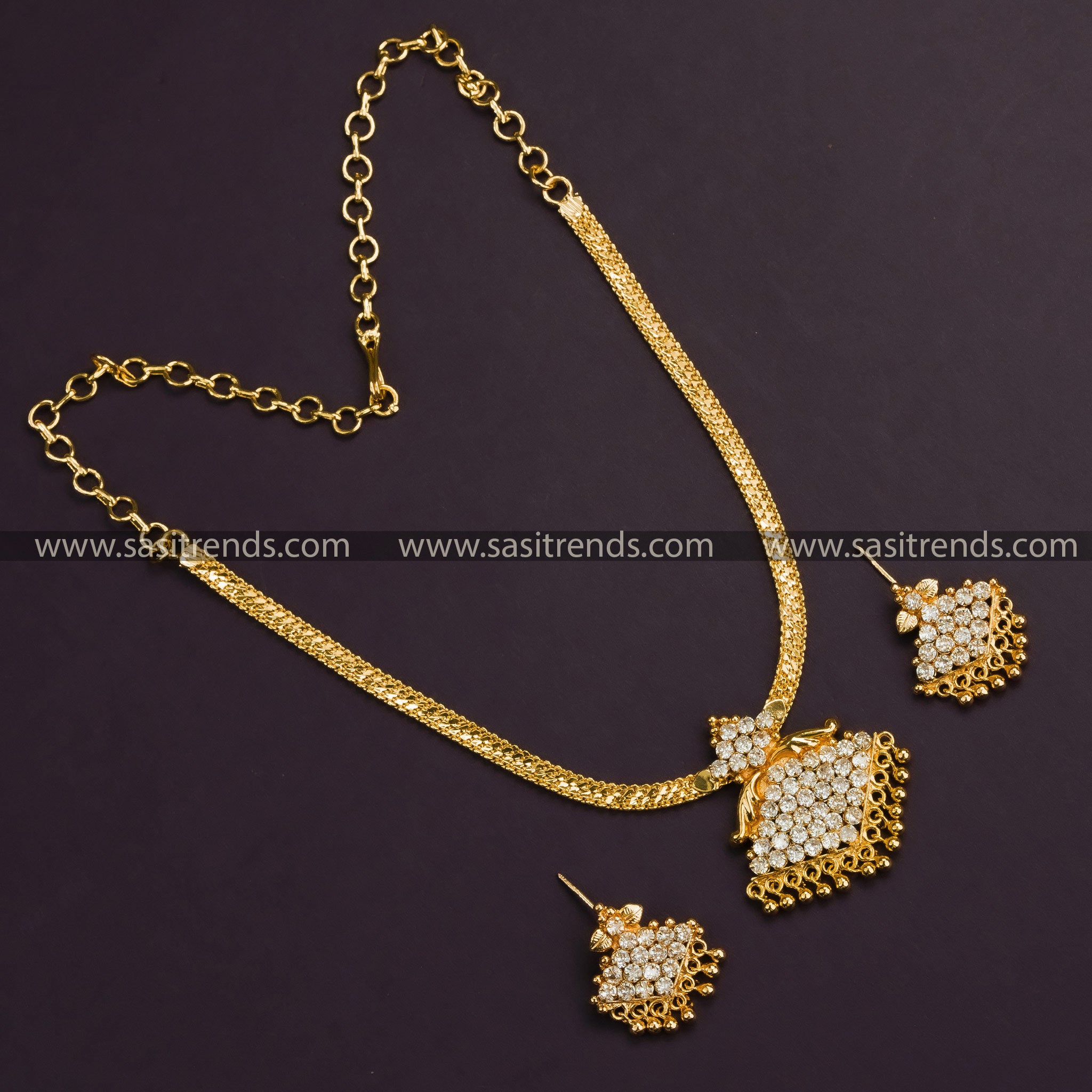 Latest Micro Gold Plated Floral Pendant Necklace Set with Guarantee – Traditional Elegance - Sasitrends