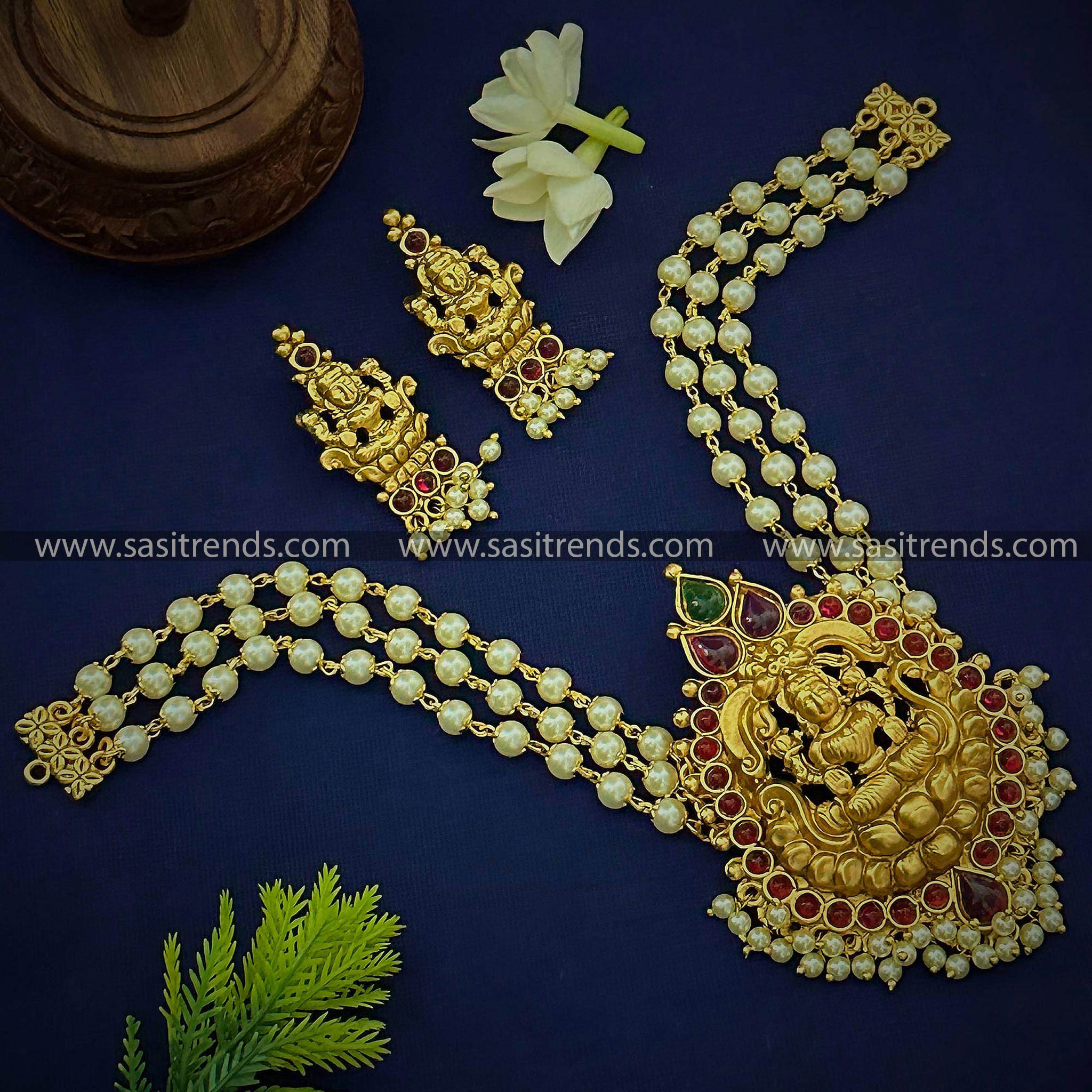 Traditional Temple Gold Plated Lakshmi Pendant Choker Necklace with Kemp AD Stones