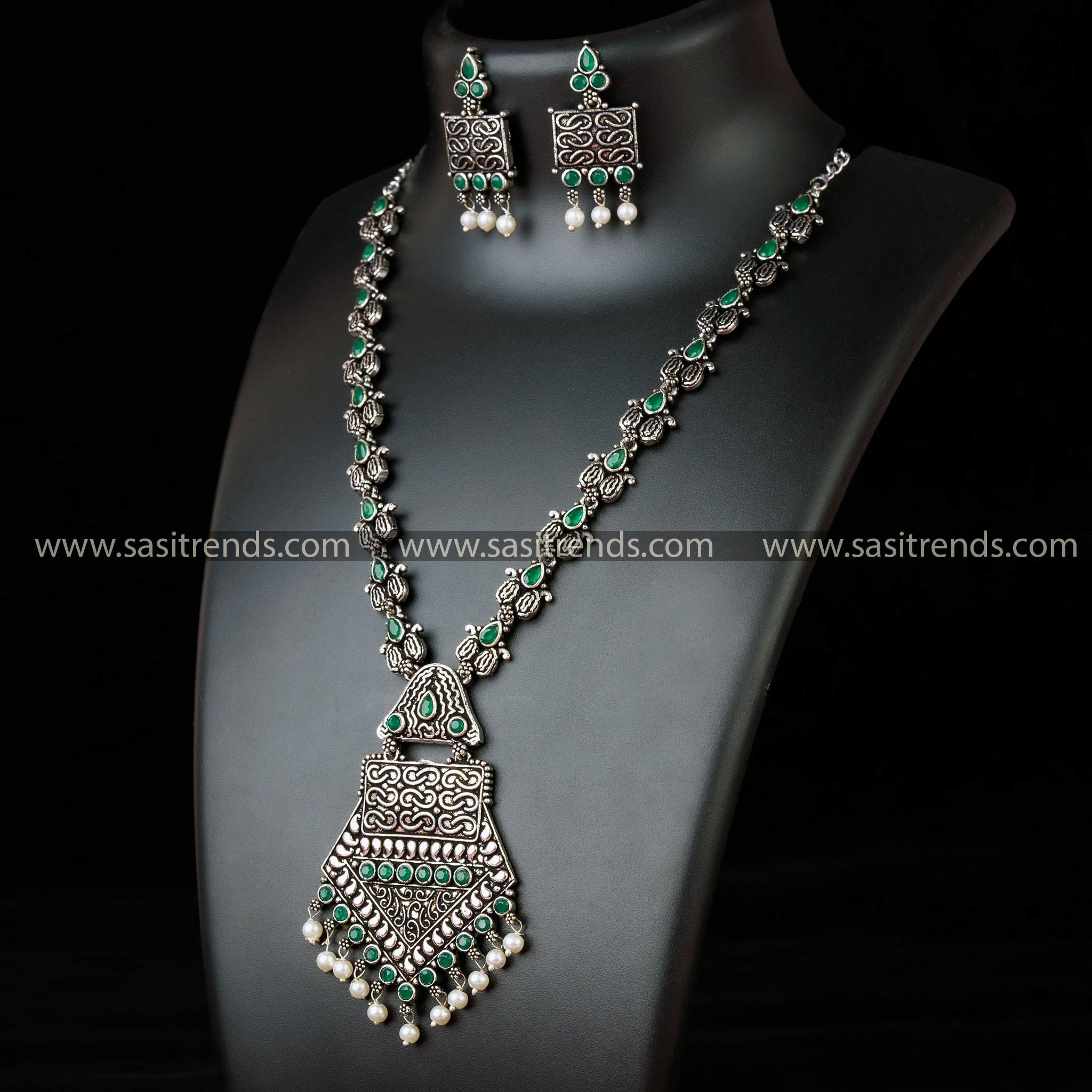 Chic Tribal Pendant Necklace Set with Green Stones and Pearl Drops - Fashionable Oxidised German Silver Jewelry for Party Look