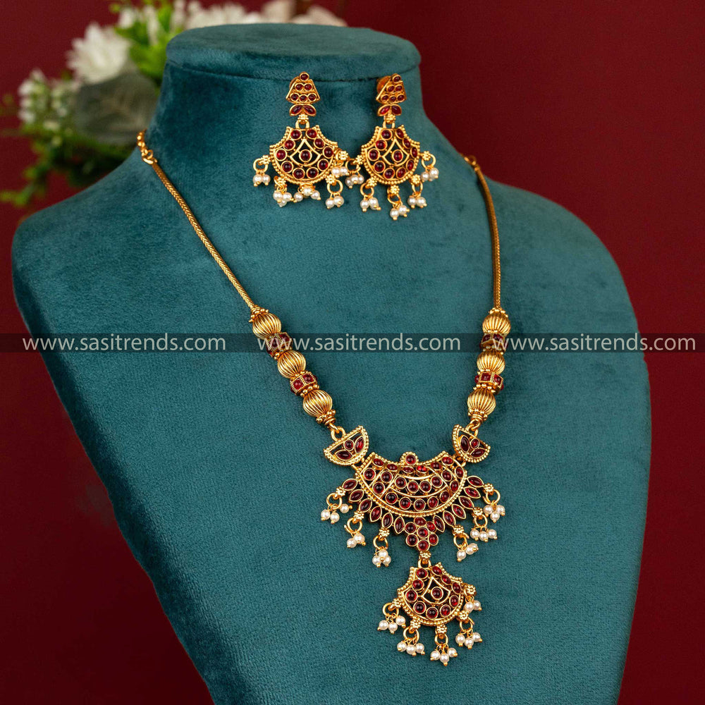 Traditional-Crescent-Pendant-jewellery_set-Ruby