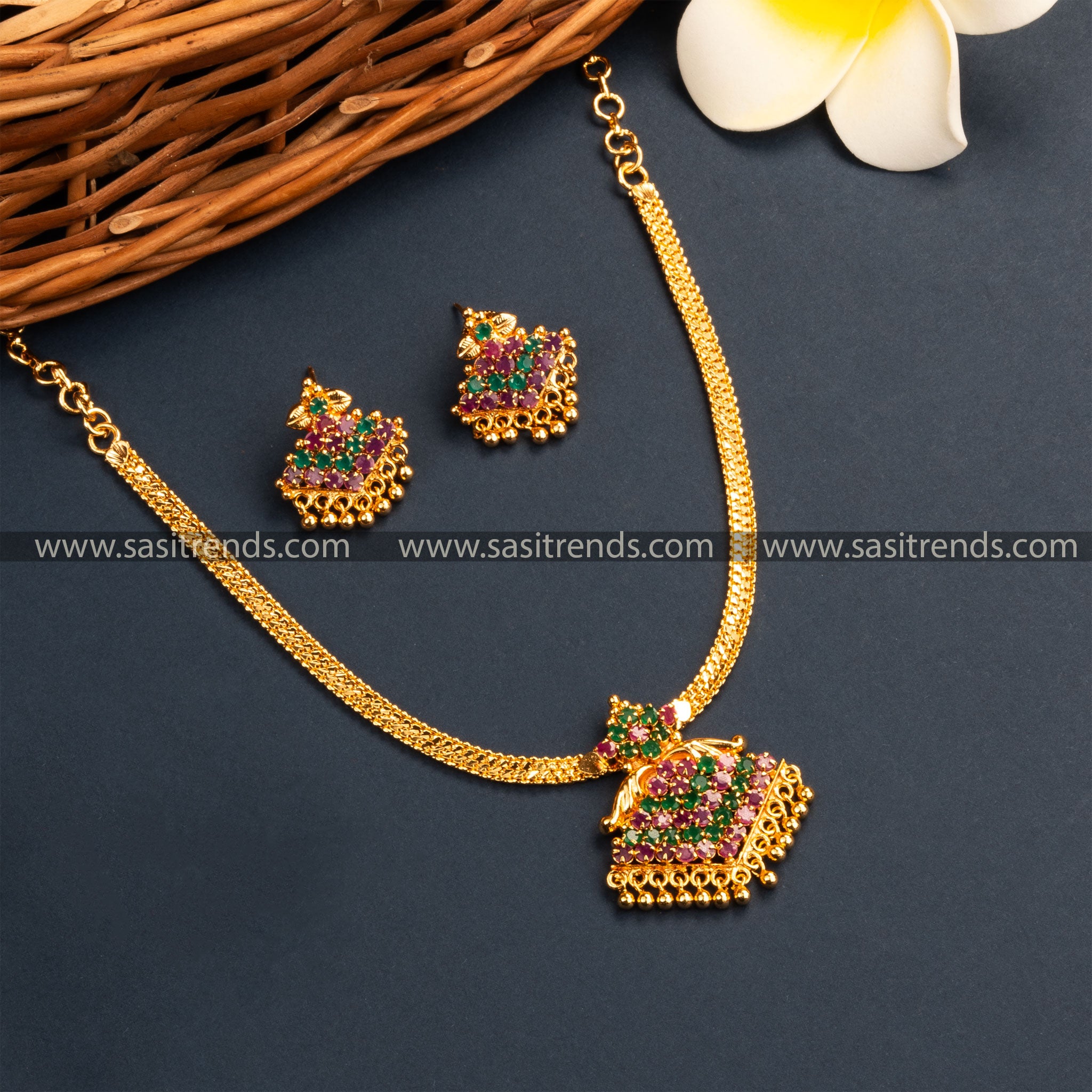 Latest Micro Gold Plated Floral Pendant Necklace Set with Guarantee – Traditional Elegance - Sasitrends