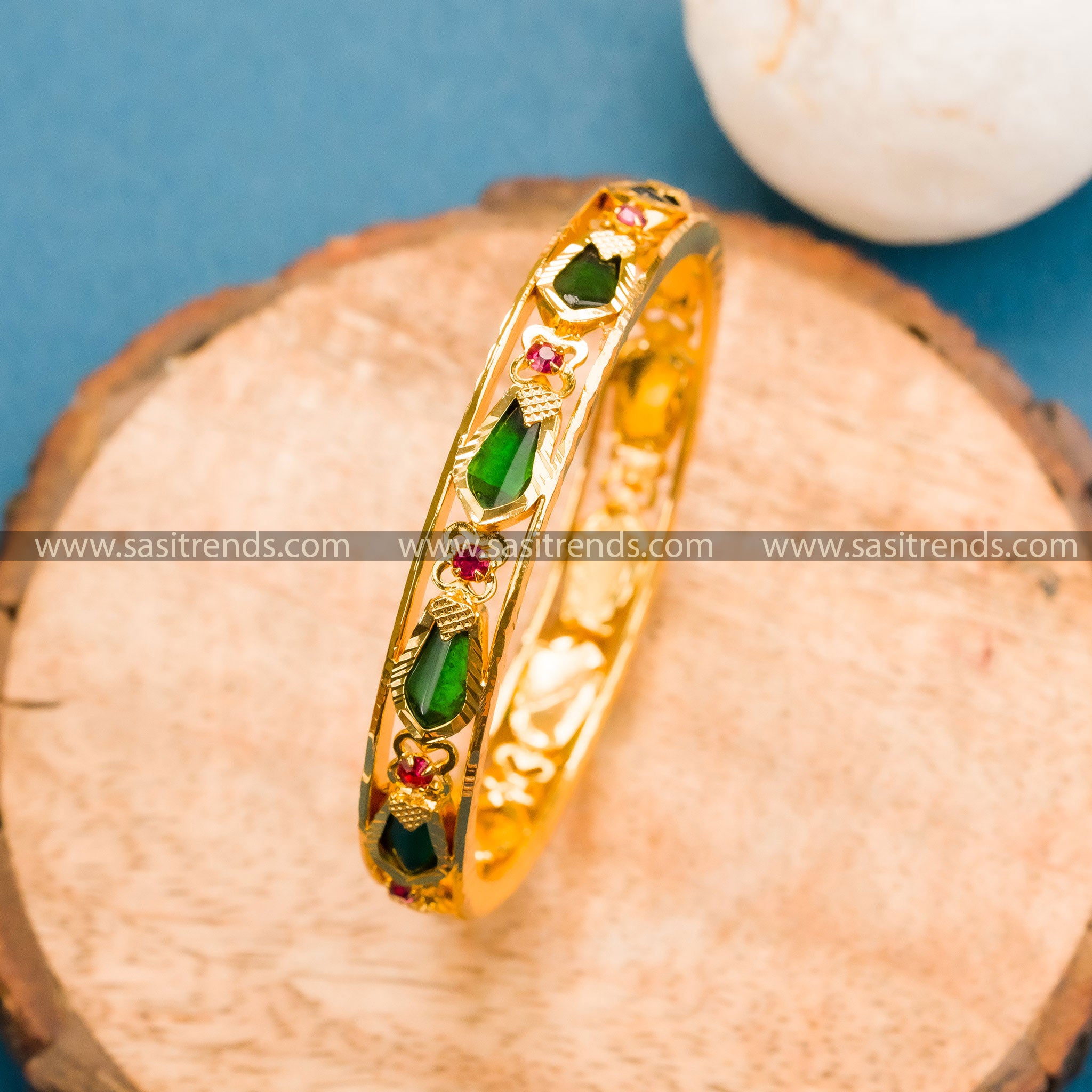 Traditional Kerala Wear: Micro Gold Plated Bangle