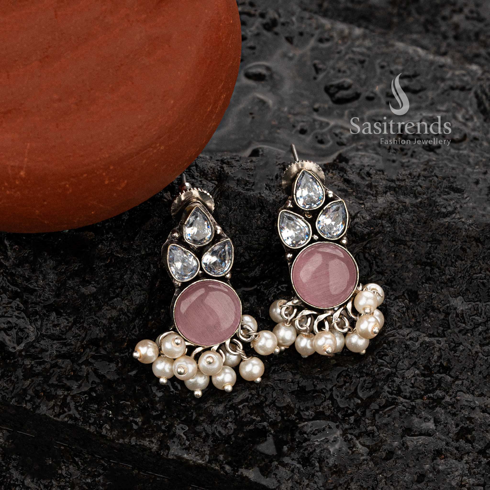 Pink oxidised earrings with leaf and pearl clusters - Sasitrends