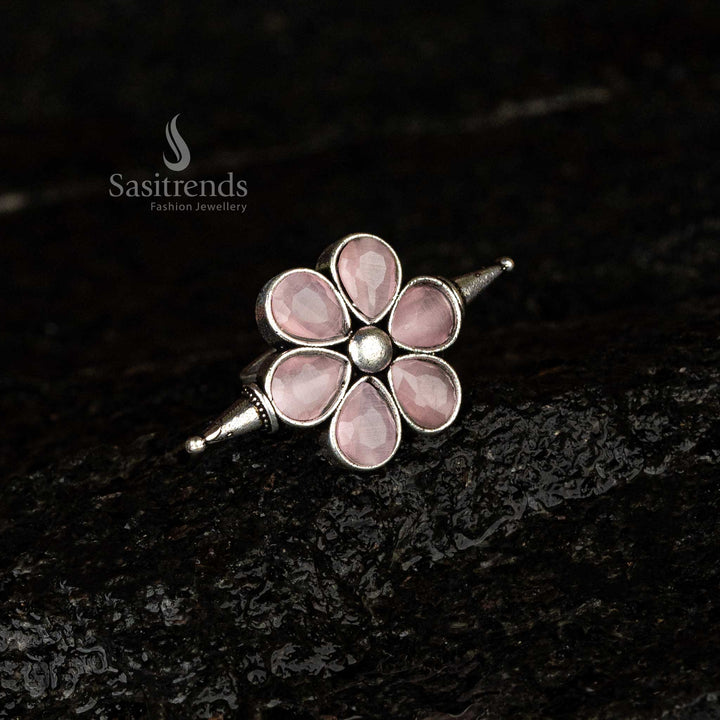 Pink oxidised flower ring with adjustable band and pear-shaped stones - Sasitrends