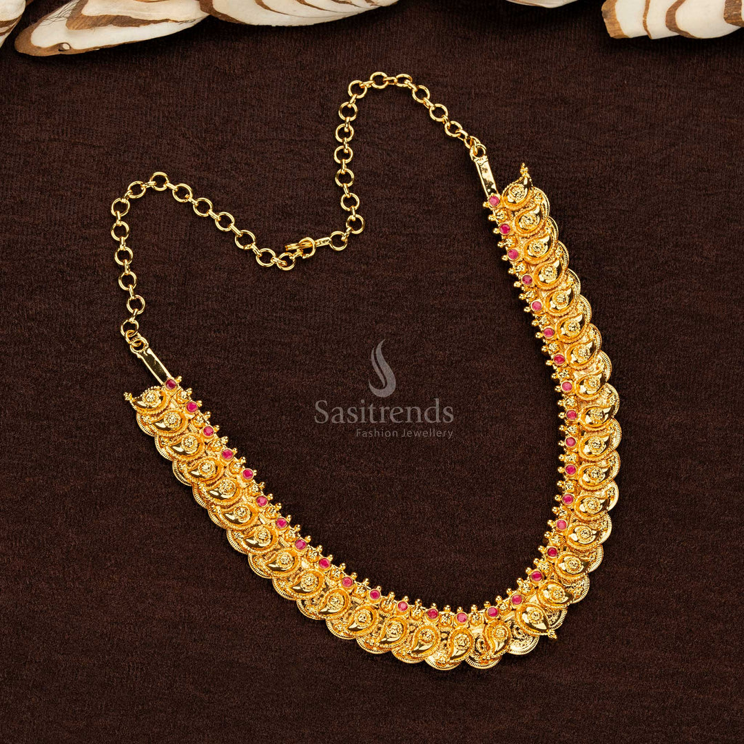 1Kerala-style micro gold-plated necklace with paisley motifs and ruby stones - Sasitrends