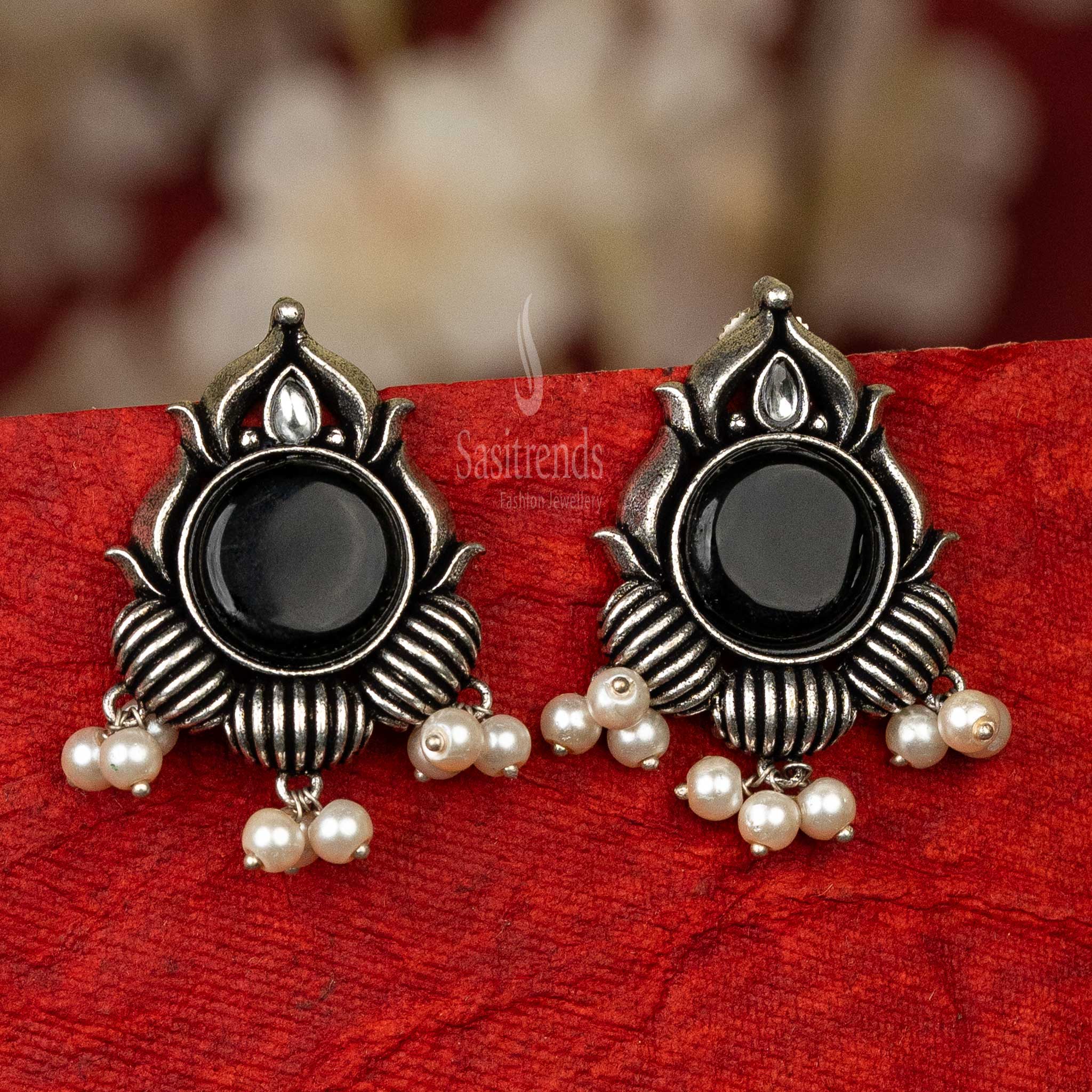 Chic oxidised silver earrings with black cabochon stone and pearls for visiting friends